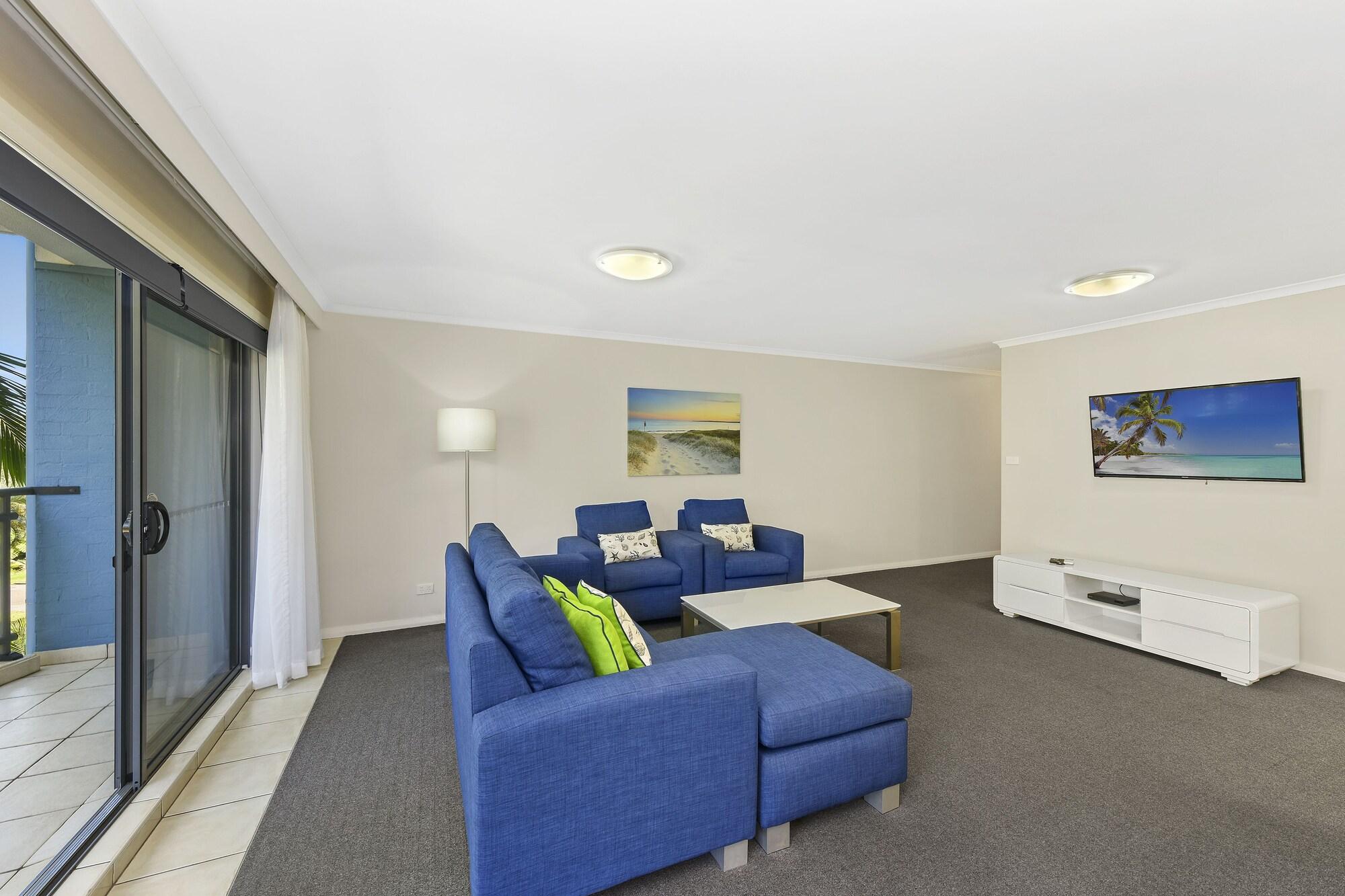 Flynns Beach Resort Порт Макари Екстериор снимка